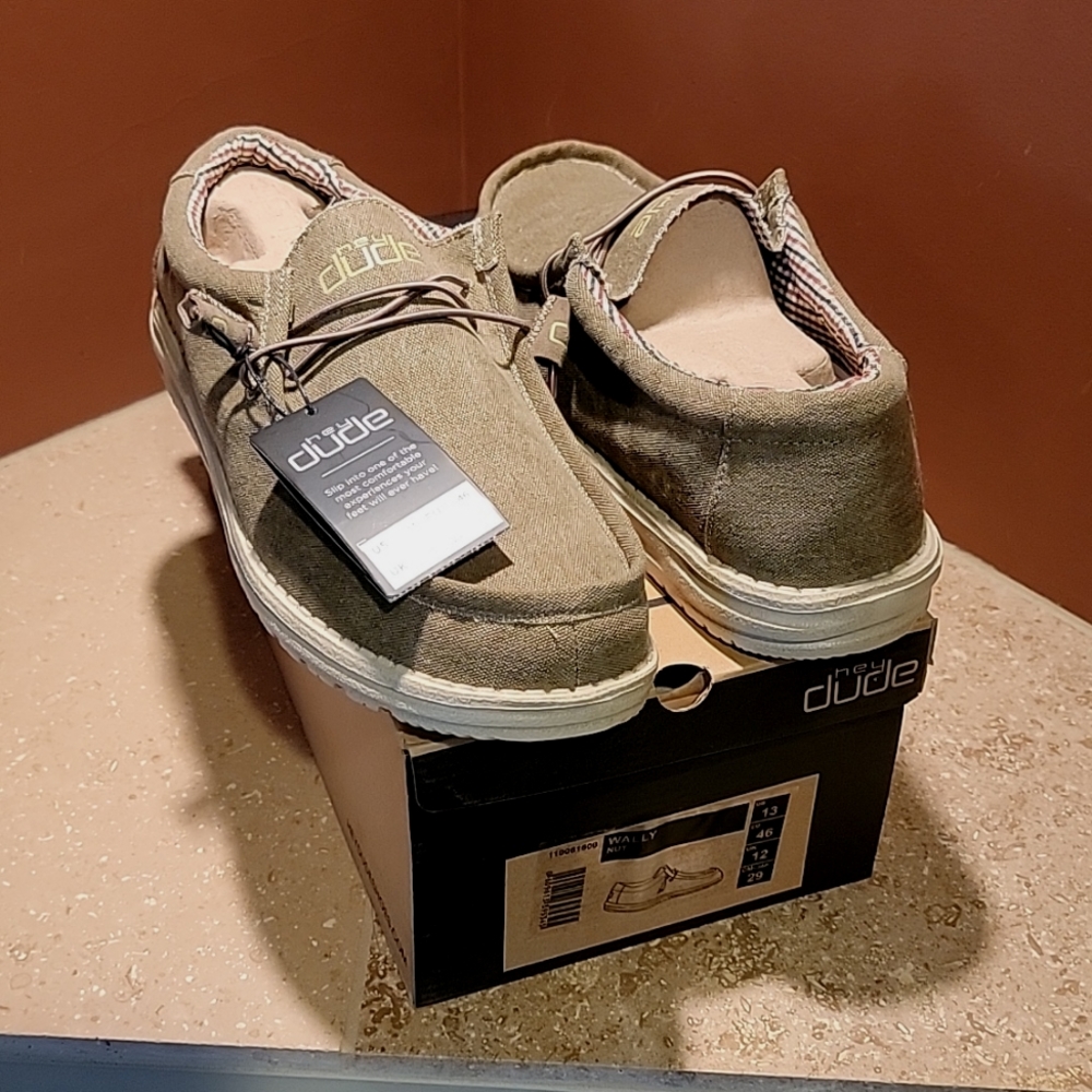 BRAND NEW Hey Dude Wally Nut Men's Size 13
